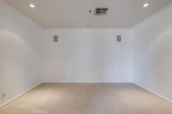 Empty room, Interior, Recessed Lighting