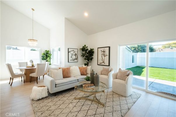 Dining room, Interior, Living room, Pendant Lights, Recessed Lighting, Wood Texture Flooring