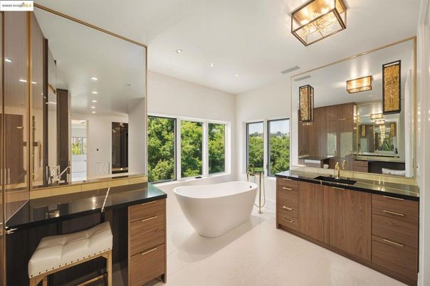 Bathroom, Free Standing Baths, Interior, Recessed Lighting