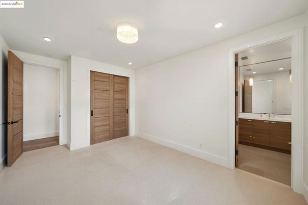 Bathroom, Empty room, Interior, Recessed Lighting