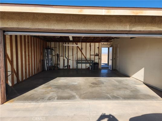 Exterior, Garage