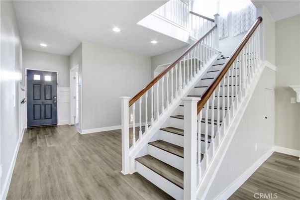 Interior, Recessed Lighting, Wood Texture Flooring
