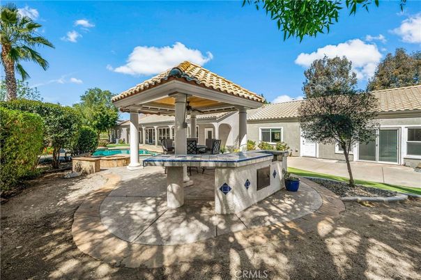 Exterior, Hot Tub, Pool
