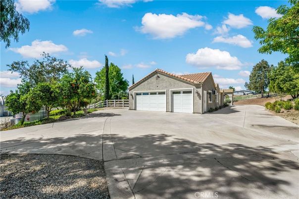 Detached Garage, Exterior