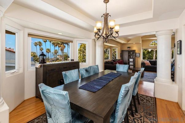Chandelier, Dining room, Interior, Living room, Recessed Lighting, Wood Texture Flooring