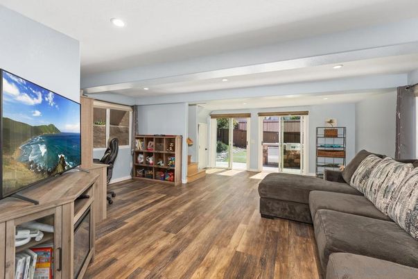 Interior, Living room, Recessed Lighting, Wood Texture Flooring