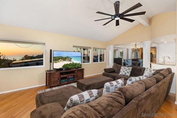 Chandelier, Dining room, Interior, Living room, Recessed Lighting, Water, Wood Texture Flooring