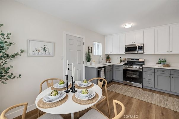 Dining room, Interior, Kitchen, Stainless Steel Appliances, Wood Texture Flooring