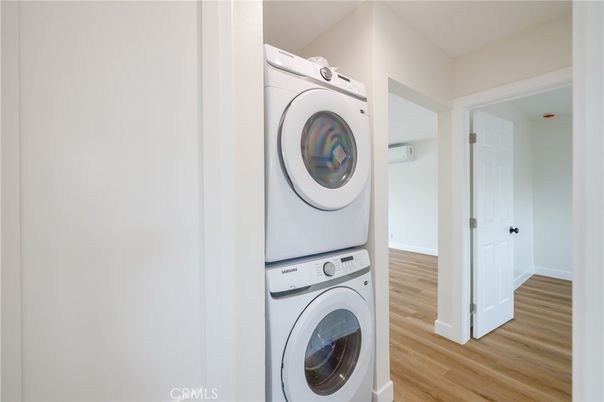 Interior, Utility Closets, Washer, Wood Texture Flooring