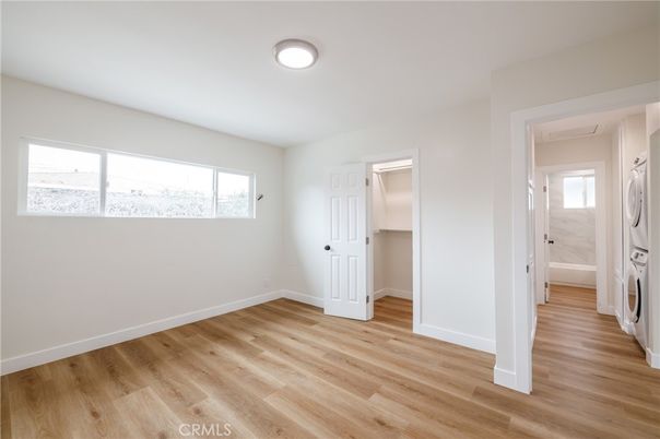 Empty room, Interior, Washer, Wood Texture Flooring