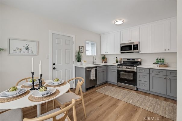 Dining room, Interior, Kitchen, Stainless Steel Appliances, Wood Texture Flooring