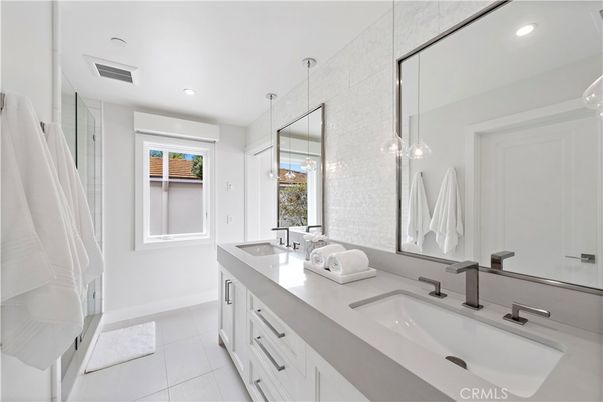 Bathroom, Dual Sink Vanities, Interior, Pendant Lights, Recessed Lighting