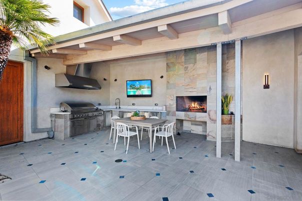 Exterior, Fireplace