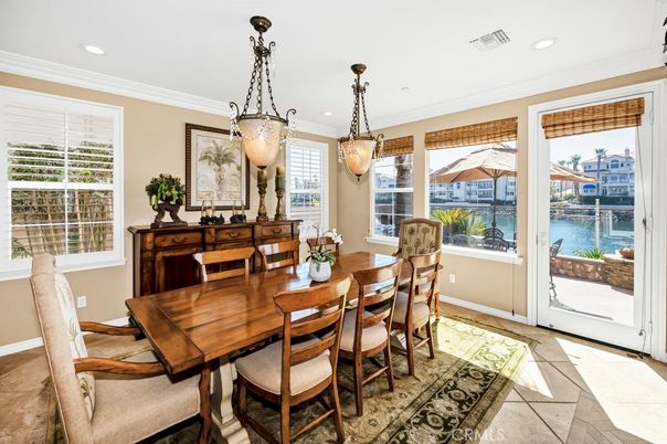 Dining room, Interior, Pendant Lights, Recessed Lighting, Water