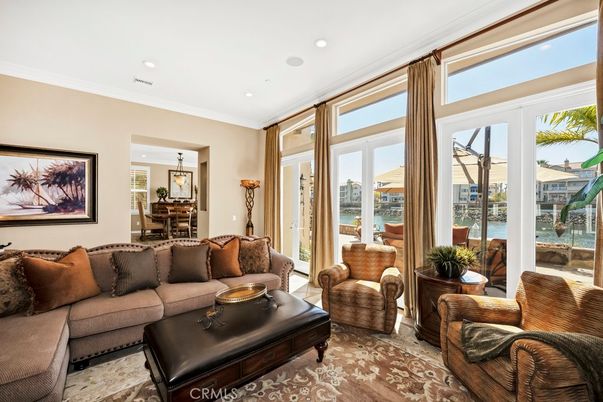 Dining room, Interior, Living room, Pendant Lights, Recessed Lighting, Water