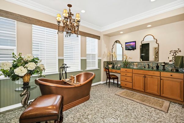 Bathroom, Chandelier, Free Standing Baths, Interior, Recessed Lighting