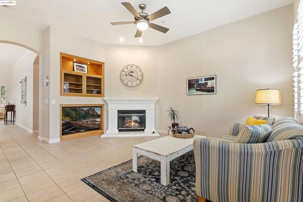 Fireplace, Interior, Recessed Lighting