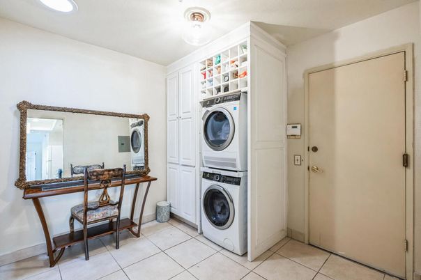 Interior, Recessed Lighting, Utility Closets, Washer