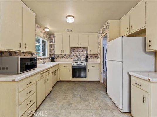 Interior, Kitchen, Tile Countertops