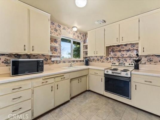 Interior, Kitchen, Tile Countertops