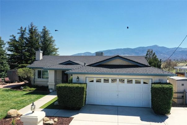 Attached, Exterior, Facade, Ranch