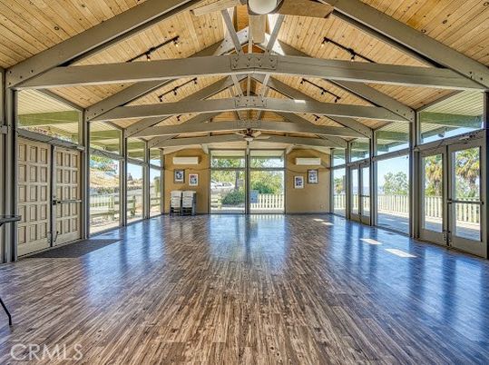 Empty room, Interior, Wooden Beams, Wooden Ceilings, Wood Texture Flooring