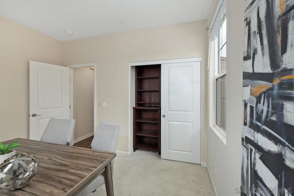 Home Office, Interior