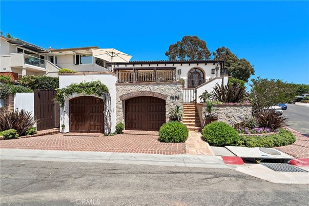 Attached, Exterior, Facade, Spanish Mediterranean