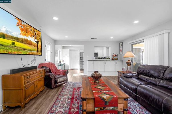 Interior, Living room, Recessed Lighting, Wood Texture Flooring