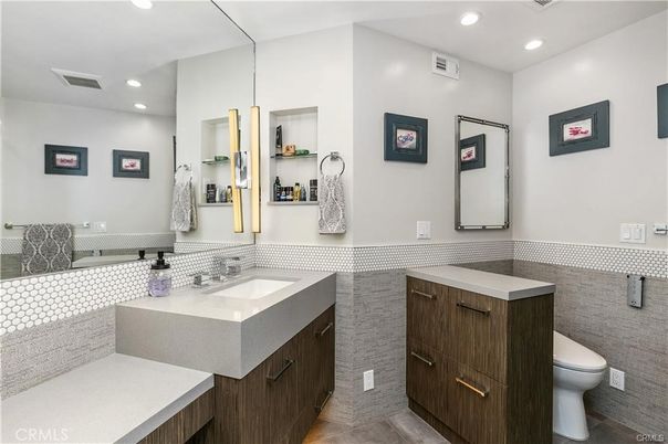 Bathroom, Interior, Recessed Lighting