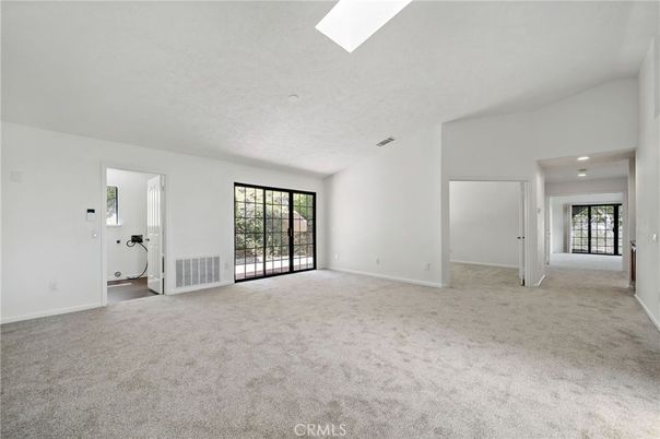 Empty room, Interior, Recessed Lighting