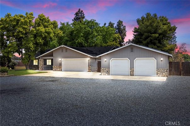 Attached, Exterior, Facade, Ranch