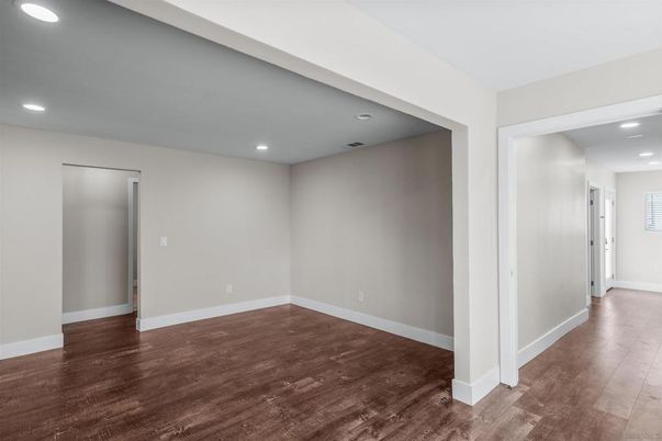 Empty room, Interior, Recessed Lighting, Wood Texture Flooring