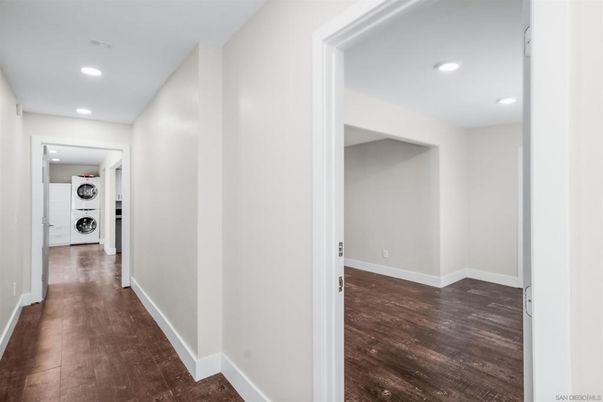 Interior, Recessed Lighting, Wood Texture Flooring