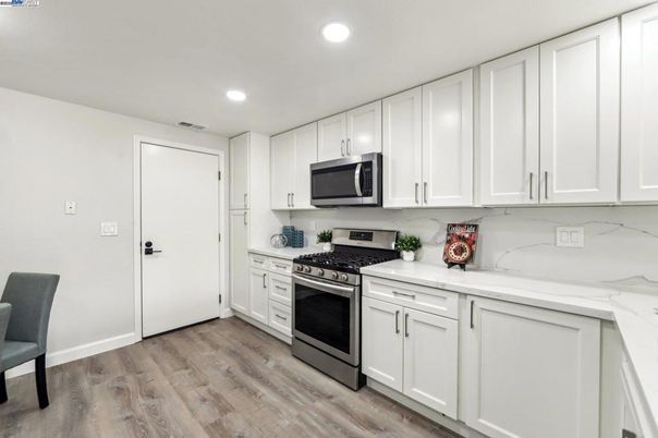Interior, Kitchen, Recessed Lighting, Wood Texture Flooring