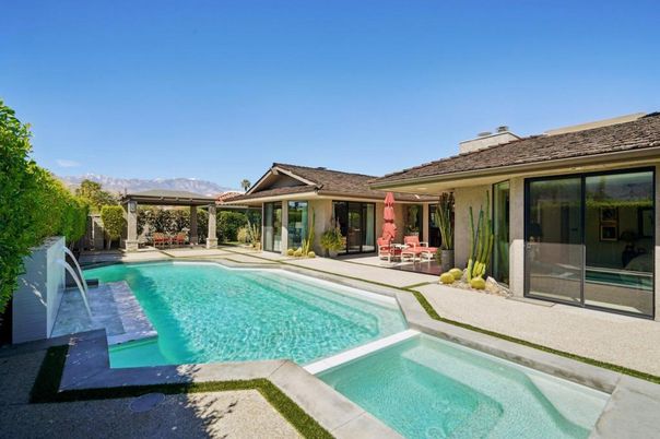 Exterior, Pool