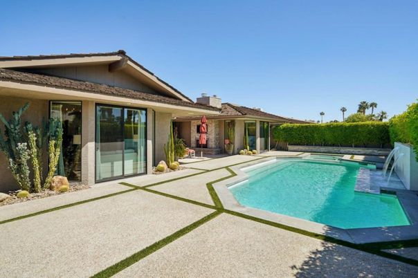 Exterior, Pool