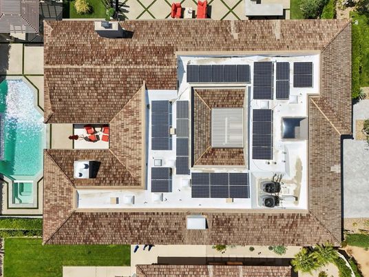 Exterior, Drone