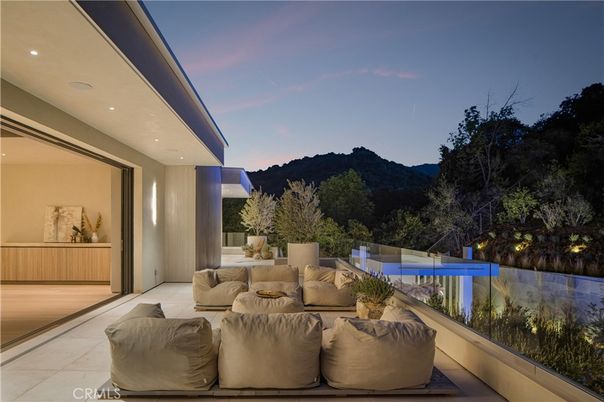 Exterior, Pool, Other