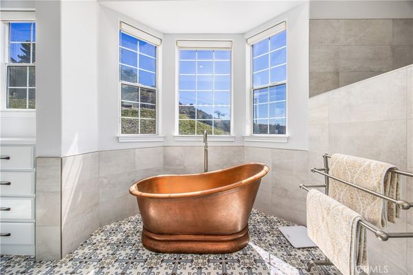 Bathroom, Free Standing Baths, Interior