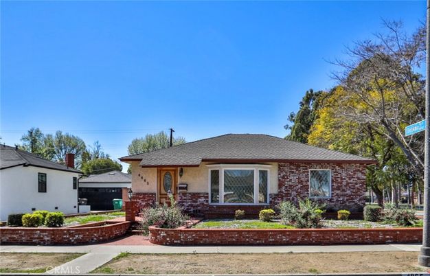 Exterior, Facade, Brick Facade, Ranch