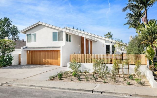 Attached, Exterior, Facade, Modern