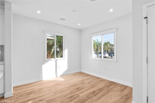 Empty room, Interior, Recessed Lighting, Wood Texture Flooring