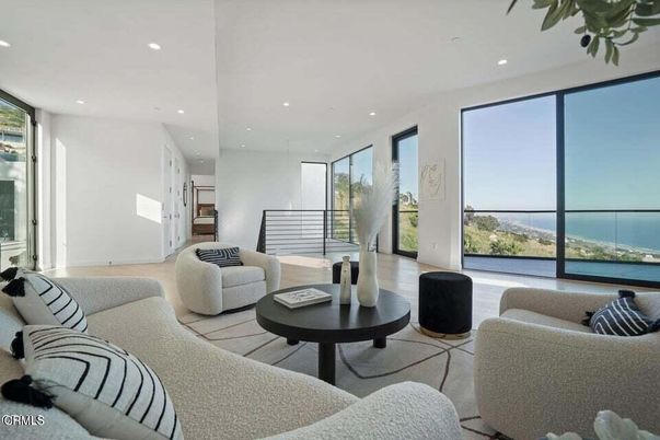 Interior, Living room, Recessed Lighting, Water, Wood Texture Flooring