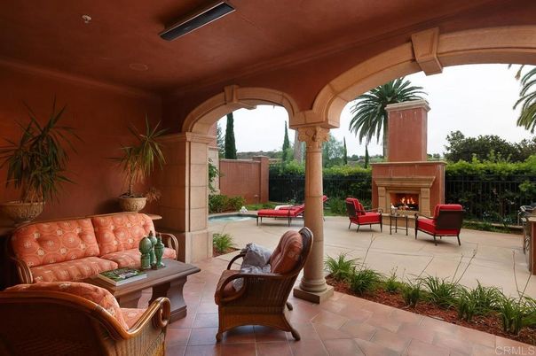 Exterior, Fireplace, Pool