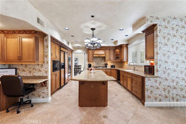 Chandelier, Interior, Kitchen, Recessed Lighting, Stainless Steel Appliances