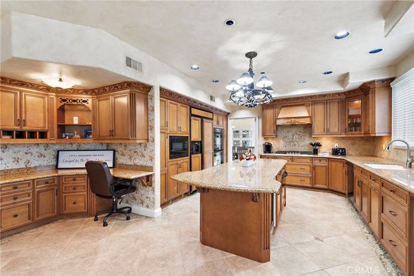 Chandelier, Interior, Kitchen, Recessed Lighting, Stainless Steel Appliances