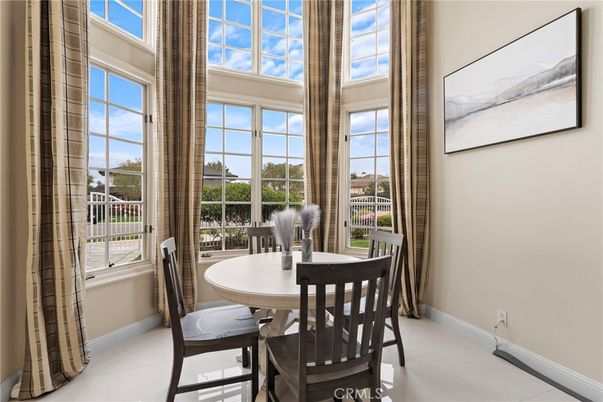 Dining room, Interior