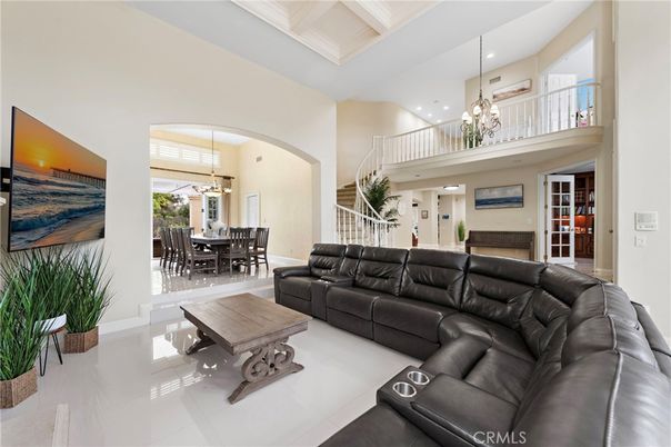 Chandelier, Dining room, Interior, Living room, Recessed Lighting