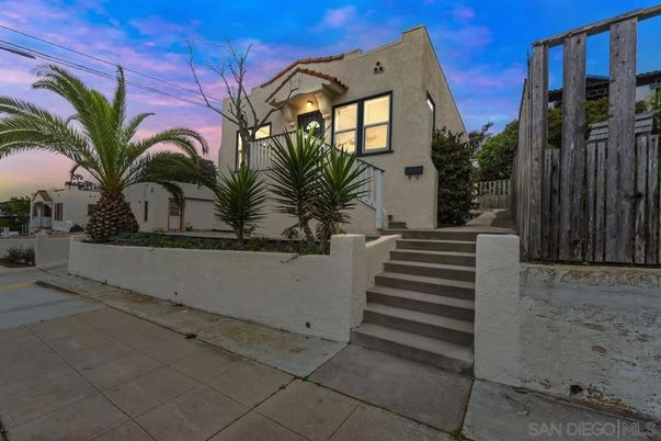 Exterior, Facade, Spanish Mediterranean